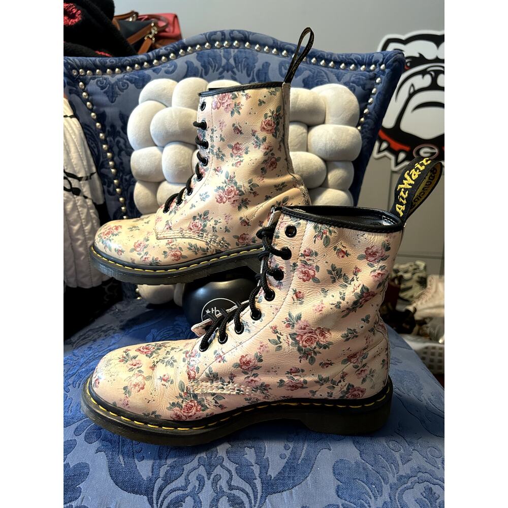 Dr Martens Vintage Cream Rose size 10/ EU 42 - Picture 2 of 8